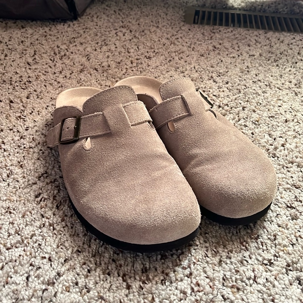 Sonoma knock off Birkenstock’s